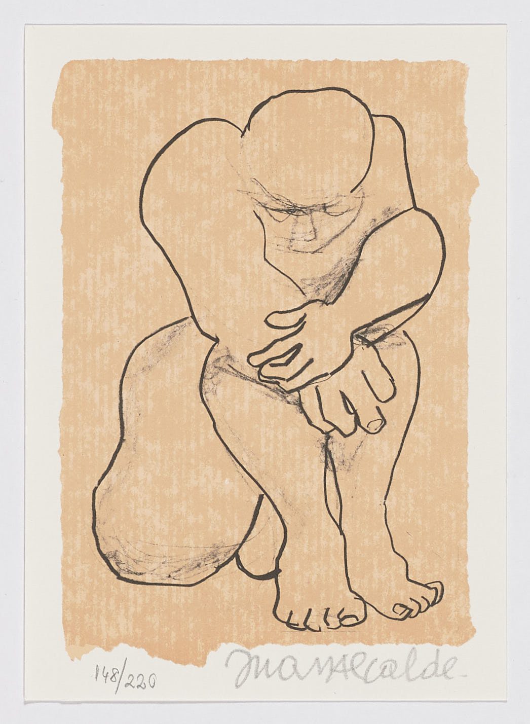 Sentada en el suelo, Juan Alcalde